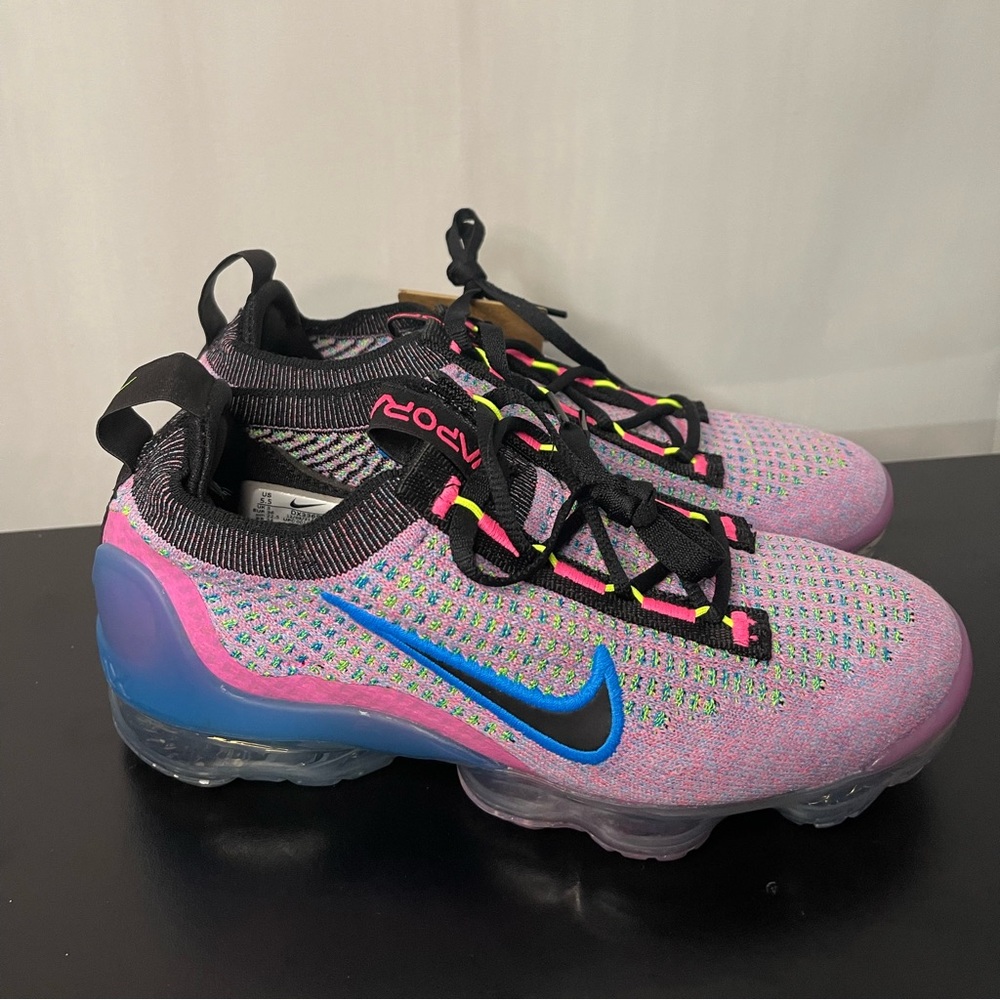 NWT Nike Women's VaporMax 2021 Flyknit Sizes 5.5 and 12 Pink Blast/Photo Blue💙